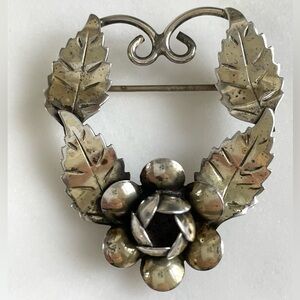 Lang sterling Silver Leaf and Rose Vintage-Style heart Brooch